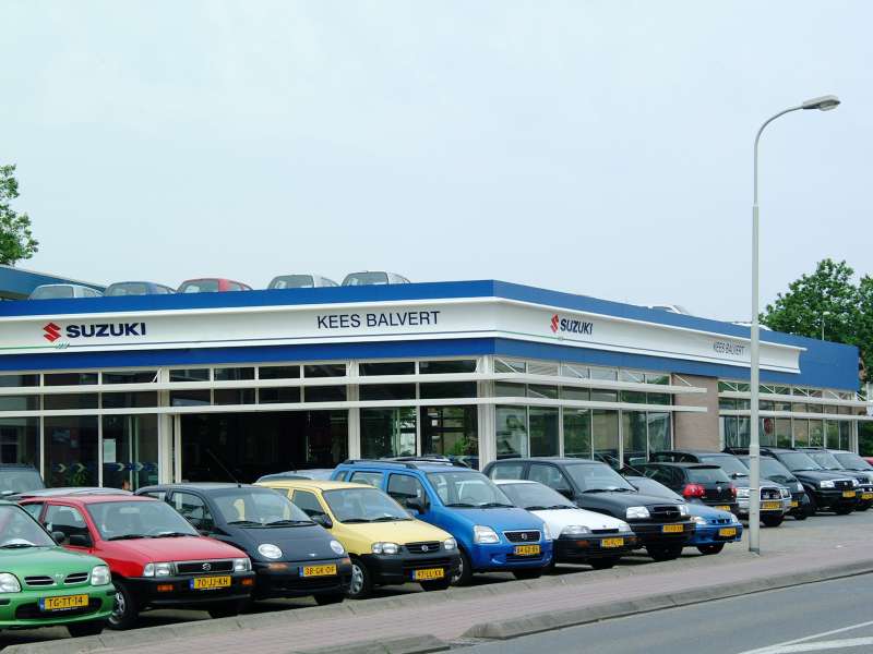 Uitbreiding werkplaats autoshowroom