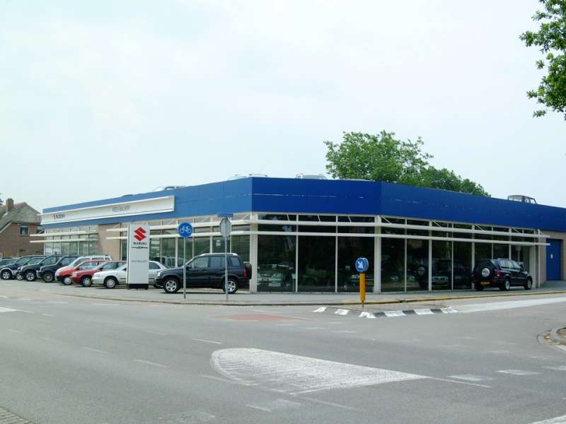 Uitbreiding werkplaats autoshowroom