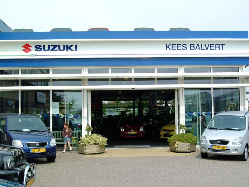 Uitbreiding werkplaats autoshowroom