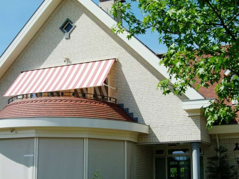 Woning met kelder en inpandig zwembad