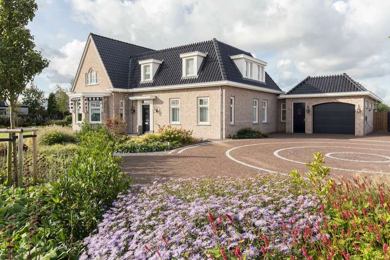 Klassieke woning met garage